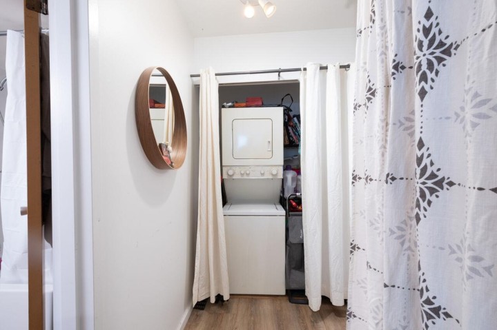Photo 16 at 105 - 2222 Prince Edward Street, Mount Pleasant VE, Vancouver East