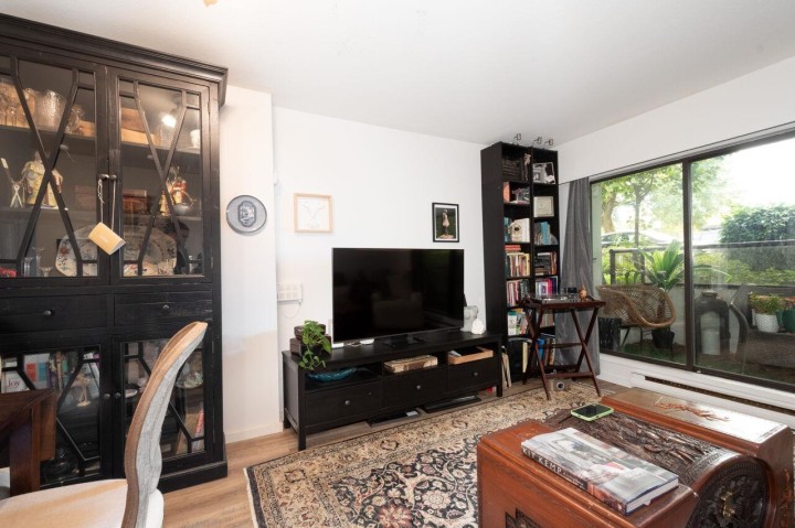 Photo 5 at 105 - 2222 Prince Edward Street, Mount Pleasant VE, Vancouver East