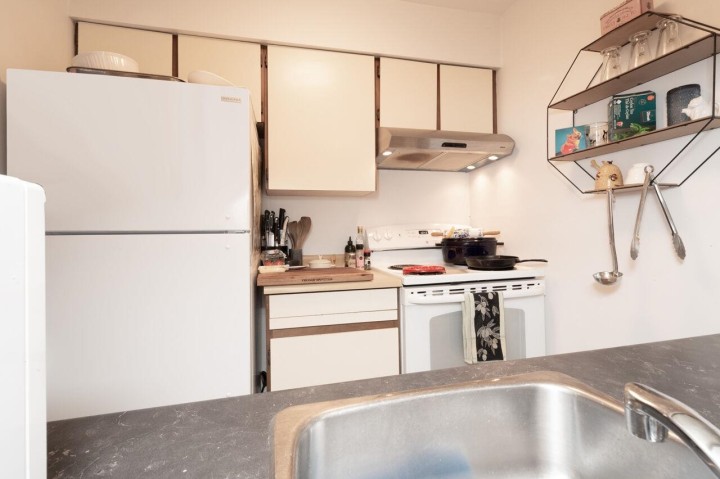 Photo 10 at 105 - 2222 Prince Edward Street, Mount Pleasant VE, Vancouver East