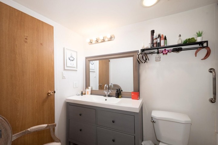 Photo 14 at 105 - 2222 Prince Edward Street, Mount Pleasant VE, Vancouver East