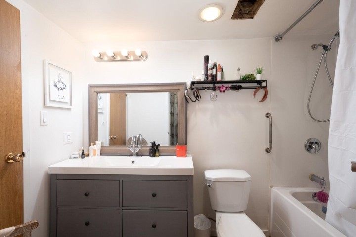 Photo 15 at 105 - 2222 Prince Edward Street, Mount Pleasant VE, Vancouver East