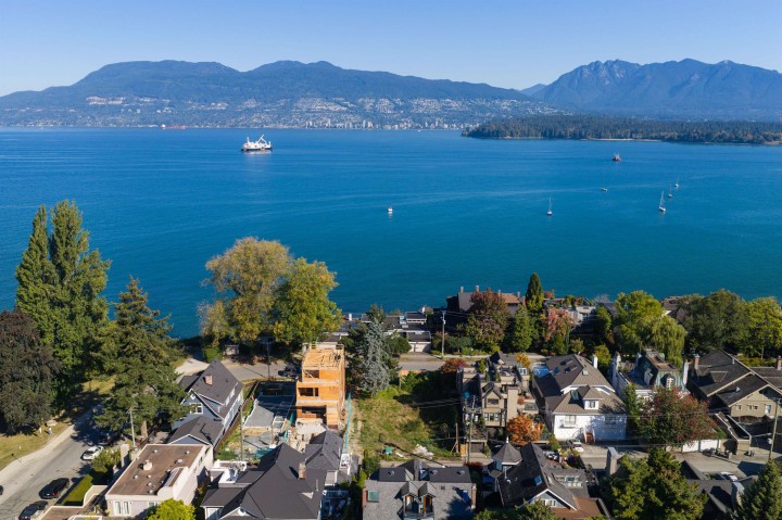 Photo 7 at 2576 Point Grey Road, Kitsilano, Vancouver West