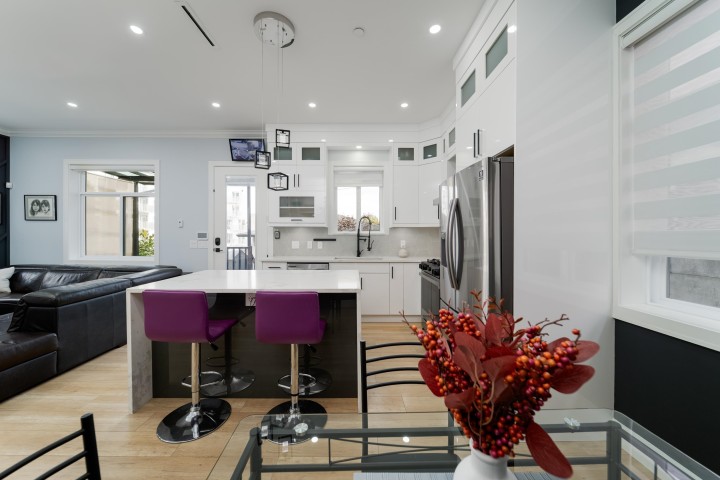 Photo 6 at 960 Renfrew Street, Renfrew VE, Vancouver East