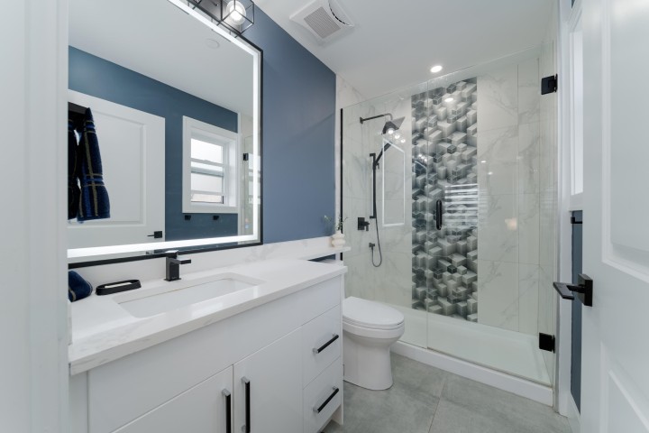 Photo 12 at 960 Renfrew Street, Renfrew VE, Vancouver East
