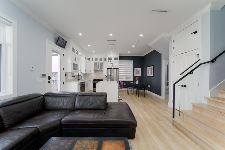 Photo 3 at 960 Renfrew Street, Renfrew VE, Vancouver East