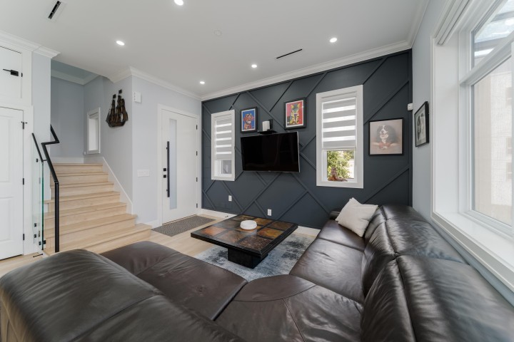 Photo 4 at 960 Renfrew Street, Renfrew VE, Vancouver East