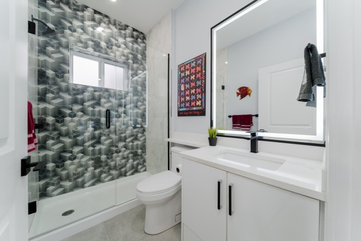 Photo 8 at 960 Renfrew Street, Renfrew VE, Vancouver East