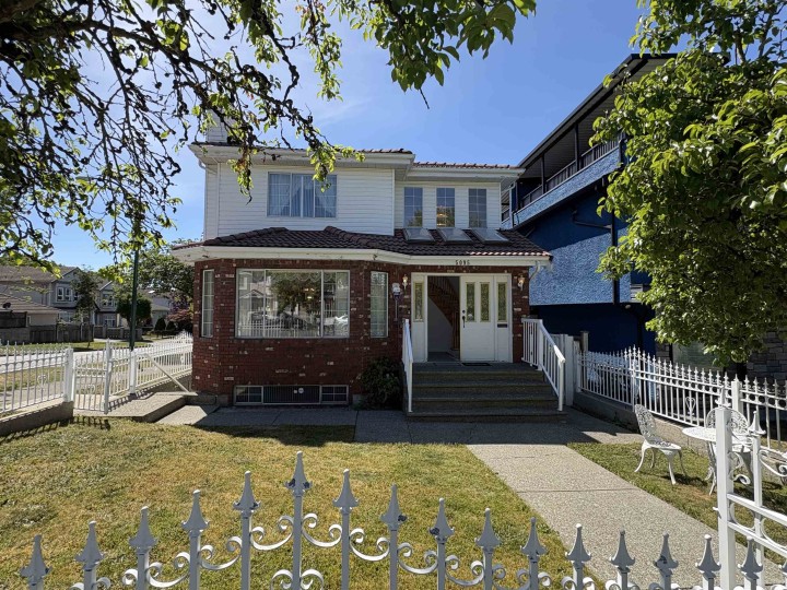 Photo 9 at 5095 Nanaimo Street, Victoria VE, Vancouver East