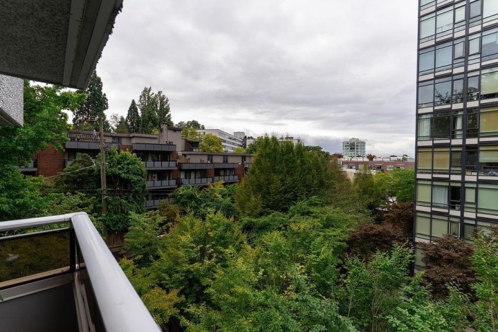 Photo 9 at 406 - 1412 W 14th Avenue, Fairview VW, Vancouver West