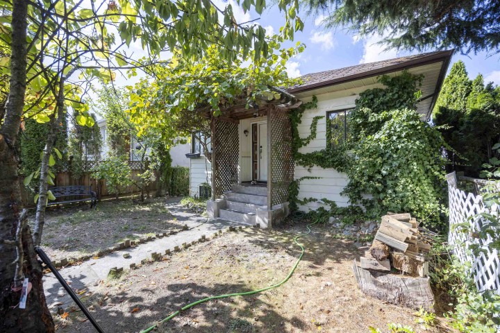 Photo 1 at 4605 Rupert Street, Collingwood VE, Vancouver East