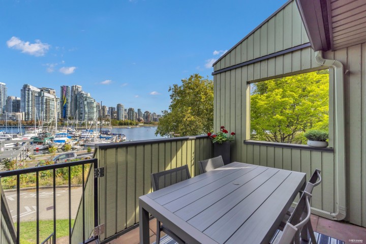 Photo 16 at 1002 Ironwork Passage, False Creek, Vancouver West