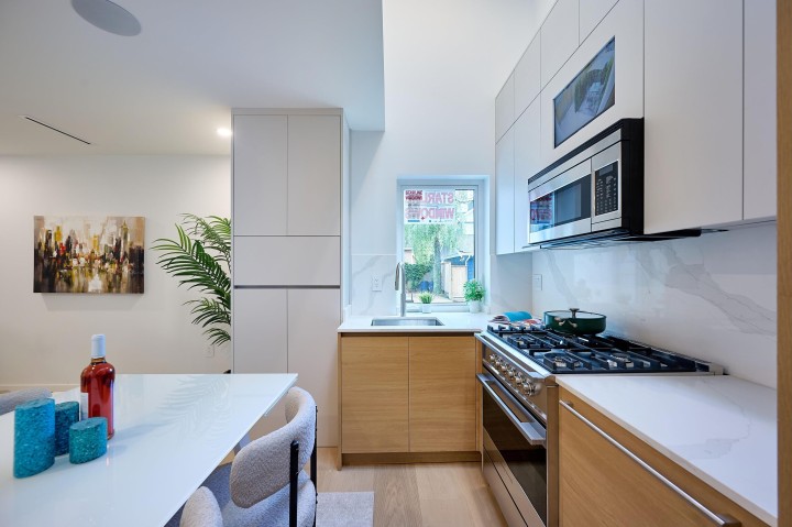 Photo 10 at 3674 W 1st Avenue, Kitsilano, Vancouver West