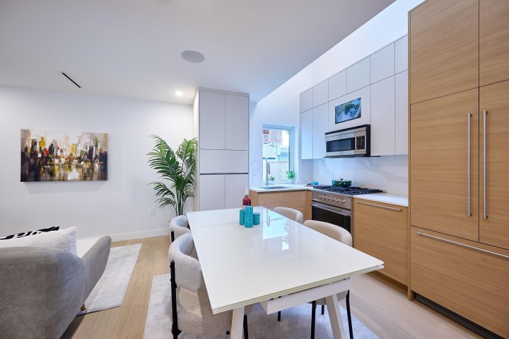 Photo 8 at 3674 W 1st Avenue, Kitsilano, Vancouver West