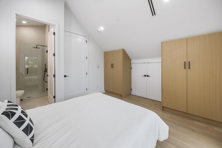 Photo 23 at 2 - 2070 E 26th Avenue, Victoria VE, Vancouver East