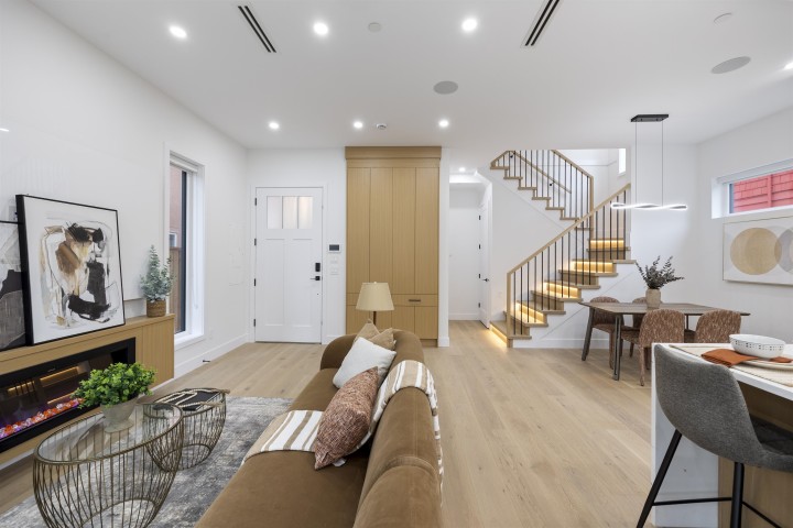 Photo 4 at 2 - 2070 E 26th Avenue, Victoria VE, Vancouver East