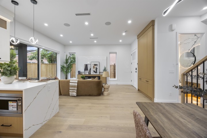 Photo 8 at 2 - 2070 E 26th Avenue, Victoria VE, Vancouver East