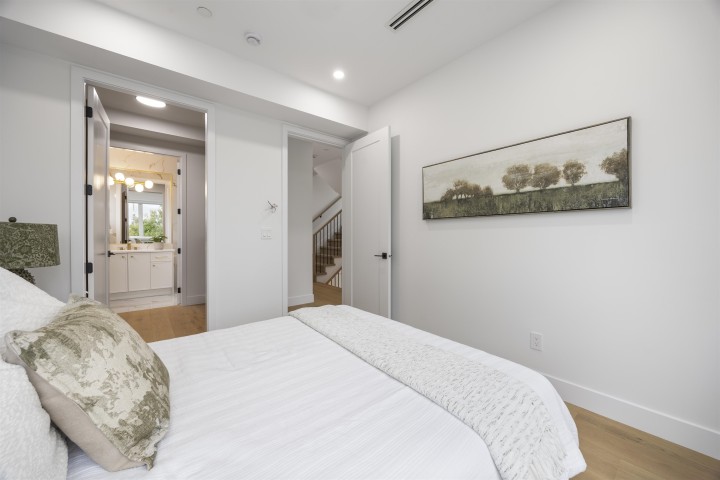 Photo 16 at 1 - 2070 E 26th Avenue, Victoria VE, Vancouver East