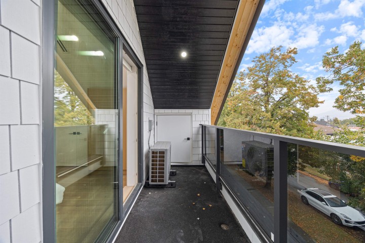 Photo 28 at 1 - 2070 E 26th Avenue, Victoria VE, Vancouver East