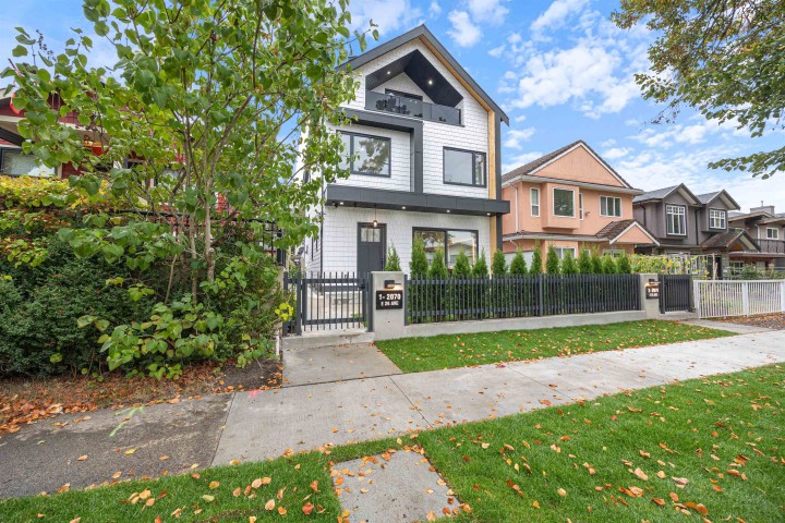 Photo 5 at 1 - 2070 E 26th Avenue, Victoria VE, Vancouver East