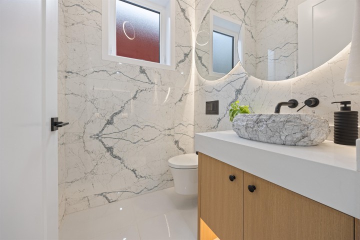 Photo 14 at 1 - 2070 E 26th Avenue, Victoria VE, Vancouver East