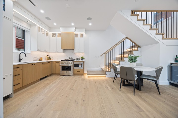 Photo 11 at 1 - 2070 E 26th Avenue, Victoria VE, Vancouver East