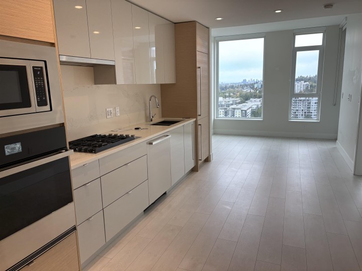 Photo 4 at 1804 - 3438 Sawmill Crescent, South Marine, Vancouver East