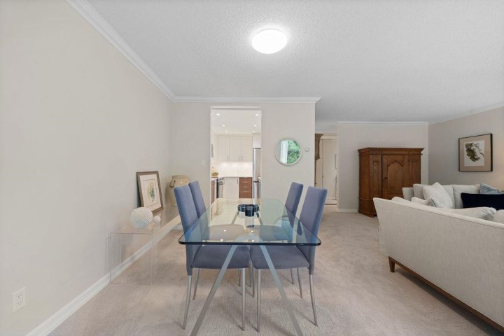 Photo 10 at 305 - 4101 Yew Street, Quilchena, Vancouver West