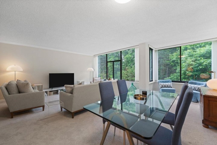 Photo 8 at 305 - 4101 Yew Street, Quilchena, Vancouver West
