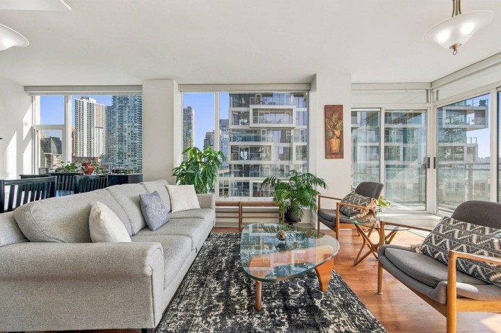 Photo 6 at 1004 - 1455 Howe Street, Yaletown, Vancouver West