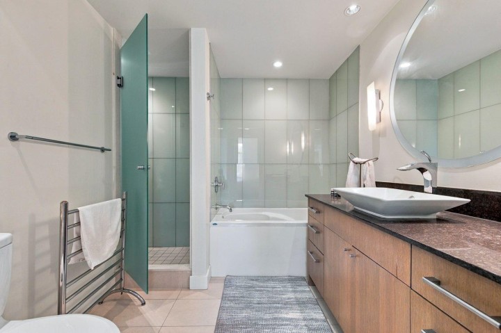 Photo 18 at 1004 - 1455 Howe Street, Yaletown, Vancouver West