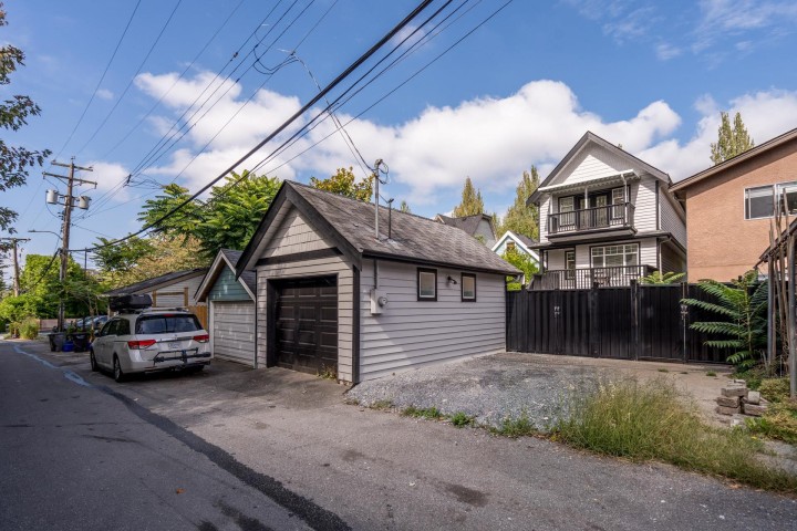 Photo 37 at 1546 E 2nd Avenue, Grandview Woodland, Vancouver East