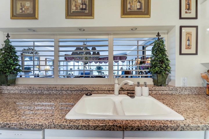 Photo 12 at 804 - 1600 Hornby Street, Yaletown, Vancouver West