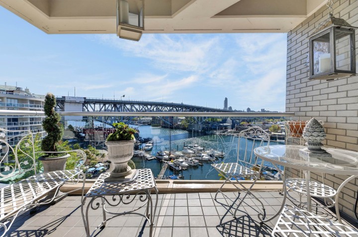 Photo 1 at 804 - 1600 Hornby Street, Yaletown, Vancouver West