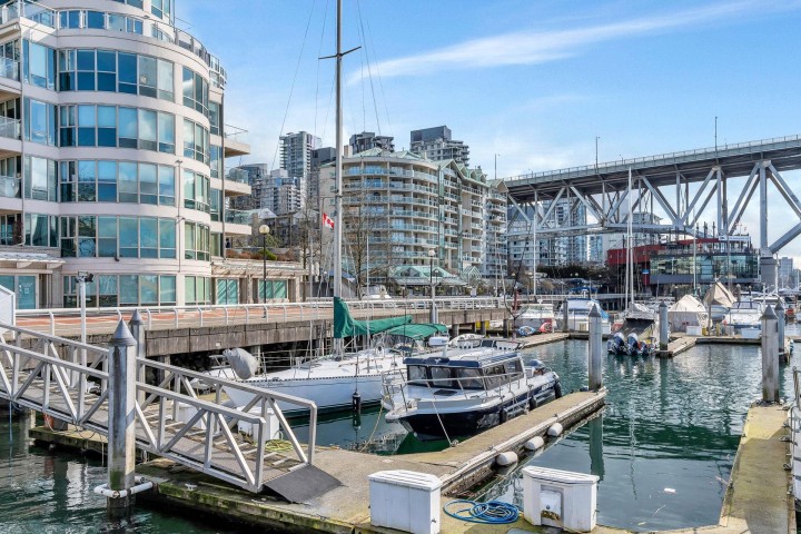 Photo 24 at 804 - 1600 Hornby Street, Yaletown, Vancouver West