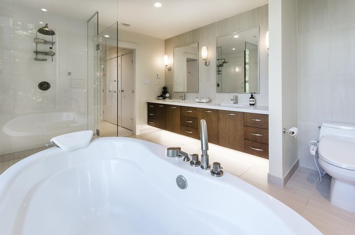 Photo 17 at 801 - 3335 Cypress Place, Cypress Park Estates, West Vancouver