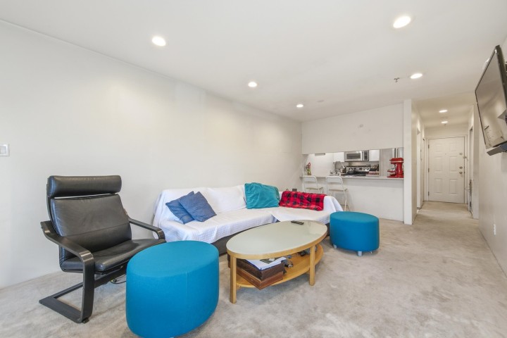 Photo 2 at 107 - 3280 W Broadway, Kitsilano, Vancouver West