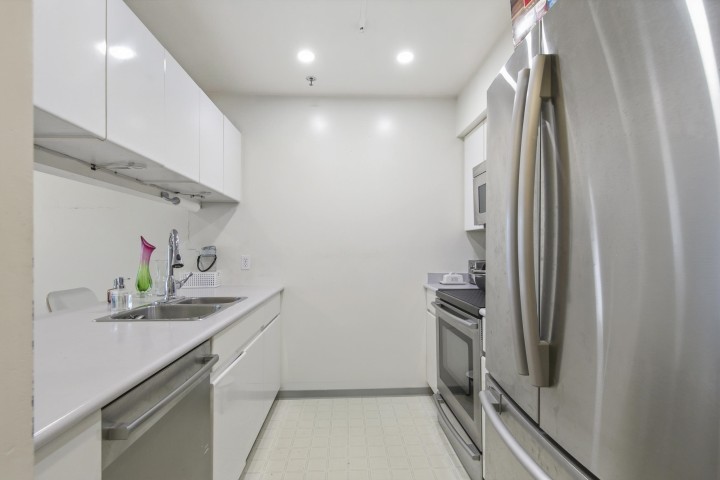 Photo 6 at 107 - 3280 W Broadway, Kitsilano, Vancouver West