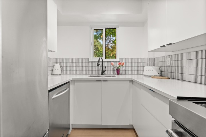 Photo 13 at 204 - 391 E 7th Avenue, Mount Pleasant VE, Vancouver East