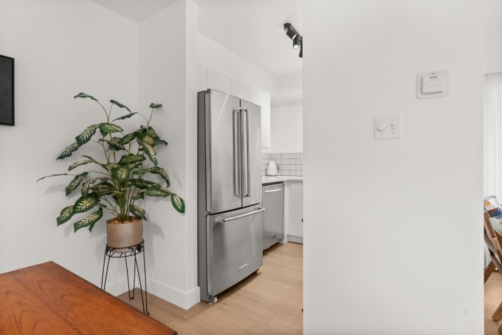 Photo 11 at 204 - 391 E 7th Avenue, Mount Pleasant VE, Vancouver East