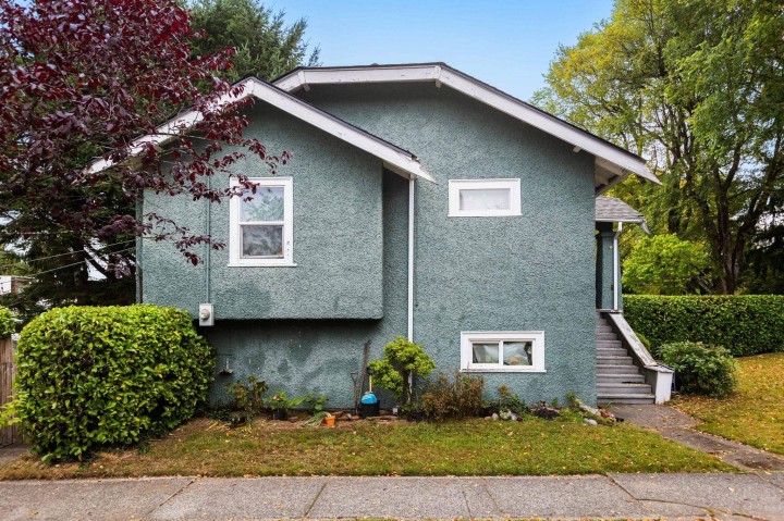 Photo 2 at 3895 W 20th Avenue, Dunbar, Vancouver West