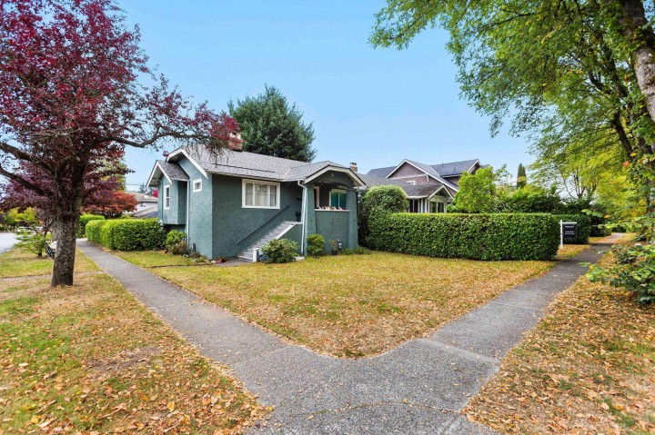 Photo 1 at 3895 W 20th Avenue, Dunbar, Vancouver West