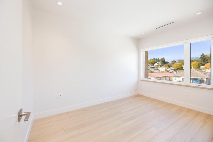 Photo 15 at 3 - 2995 Adanac Street, Renfrew VE, Vancouver East