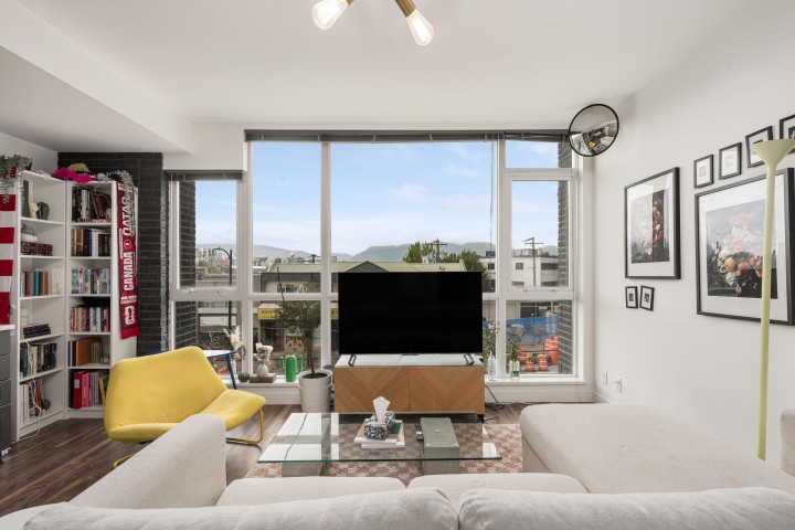 Photo 2 at 208 - 2511 Quebec Street, Mount Pleasant VE, Vancouver East