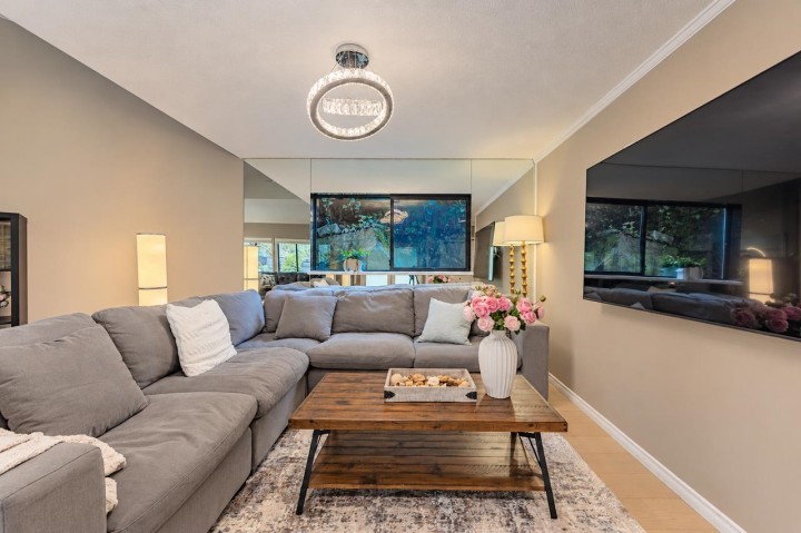 Photo 3 at 4739 Woodgreen Drive, Cypress Park Estates, West Vancouver