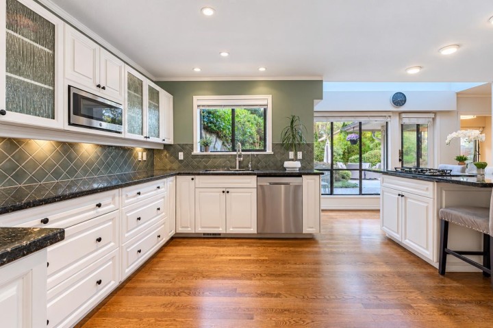 Photo 8 at 4739 Woodgreen Drive, Cypress Park Estates, West Vancouver