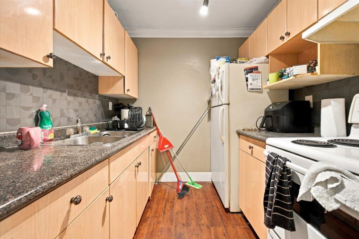 Photo 9 at 107 - 830 E 7th Avenue, Mount Pleasant VE, Vancouver East