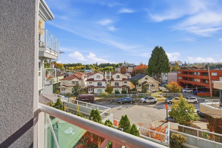 Photo 23 at 323 - 760 Kingsway, Fraser VE, Vancouver East