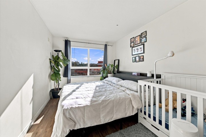 Photo 12 at 323 - 760 Kingsway, Fraser VE, Vancouver East