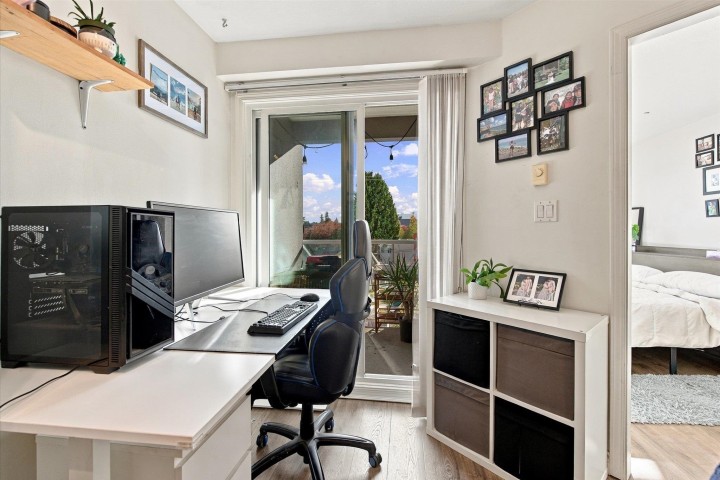 Photo 5 at 323 - 760 Kingsway, Fraser VE, Vancouver East