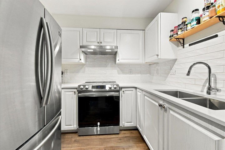 Photo 9 at 323 - 760 Kingsway, Fraser VE, Vancouver East